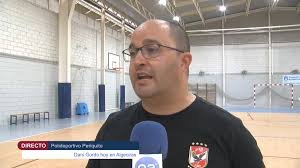 El entrenador internacional de balonmano, Dani Gordo, imparte clases a los cadetes del Balonmano Ciudad de Algeciras
