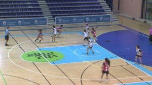 La jugadora de balonmano algecireña Nerea Guerrero será discípulo de Anabel Gómez un año más