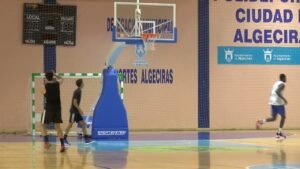 Algeciras jugará un año más en LEB Plata y con Javi Fernández como parte del cuerpo técnico