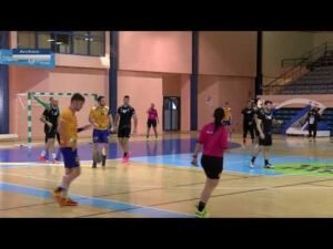 El extremo Javier Martín se queda en Algeciras